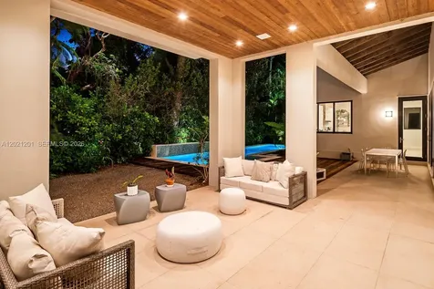 4760 SW 76th Terrace Miami FL 33143