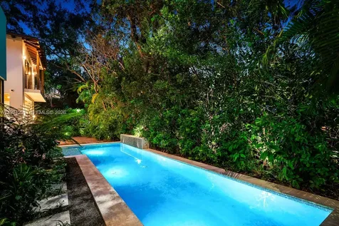 4760 SW 76th Terrace Miami FL 33143