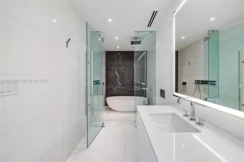 300 Biscayne Boulevard Way Miami FL 33131