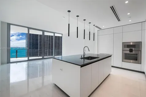 300 Biscayne Boulevard Way Miami FL 33131