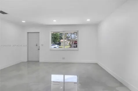 821 SW 7th Avenue Hallandale Beach FL 33009