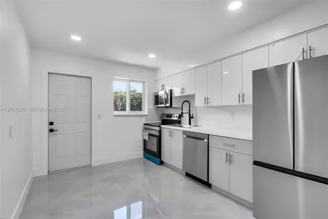 821 SW 7th Avenue Hallandale Beach FL 33009