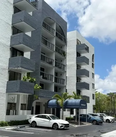 2715 Tigertail Avenue Miami FL 33133