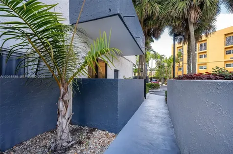 2715 Tigertail Avenue Miami FL 33133