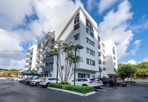 2715 Tigertail Avenue Miami FL 33133