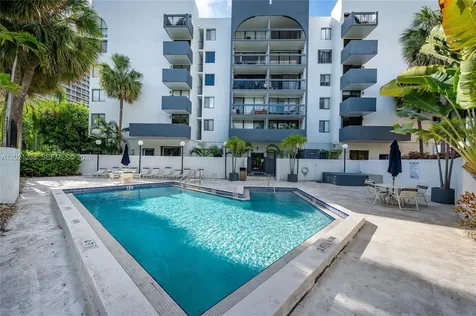 2715 Tigertail Avenue Miami FL 33133
