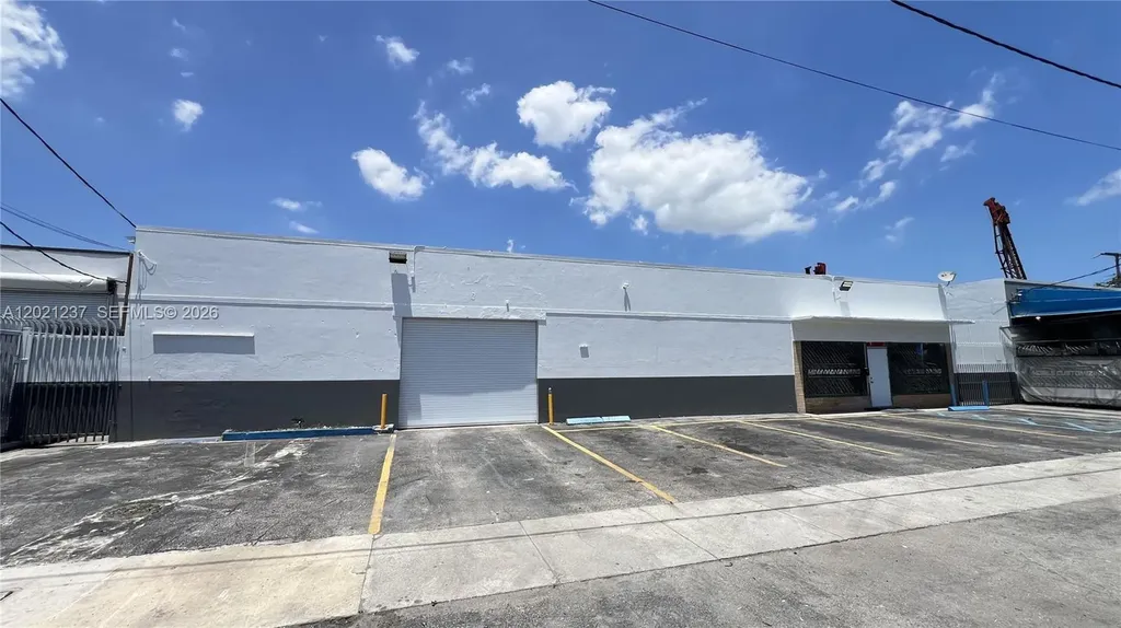 2727 NW 34th Street Miami FL 33142