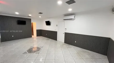 2727 NW 34th Street Miami FL 33142