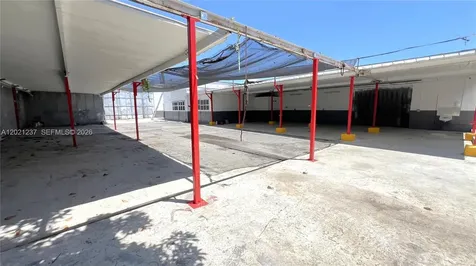 2727 NW 34th Street Miami FL 33142
