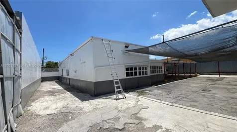 2727 NW 34th Street Miami FL 33142