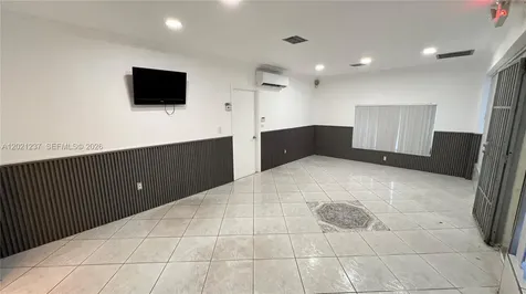 2727 NW 34th Street Miami FL 33142
