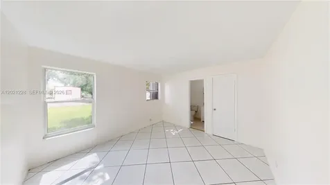 6842 SW 15th Street Miami FL 33144