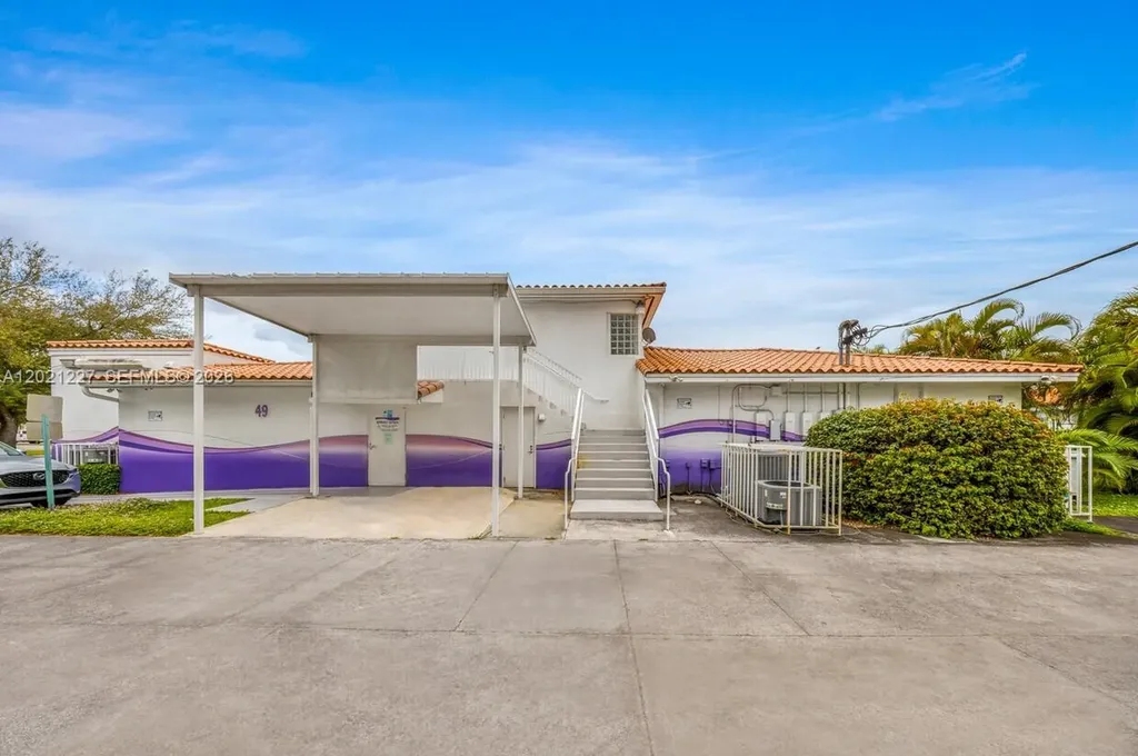 49 W 49th Street Miami Beach FL 33012