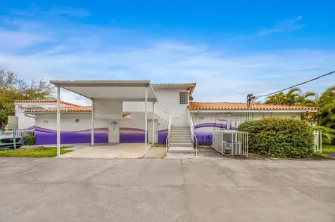 49 W 49th Street Miami Beach FL 33012