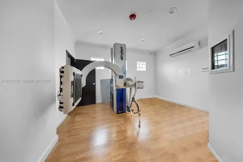 49W 49th Street Miami Beach FL 33012