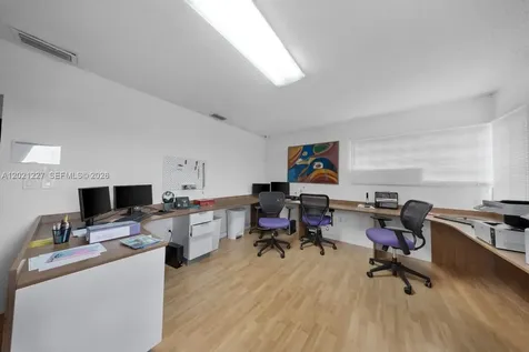 49 W 49th Street Miami Beach FL 33012