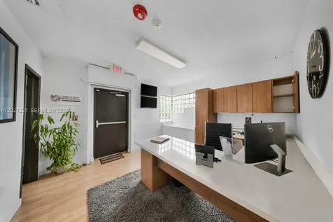 49 W 49th Street Miami Beach FL 33012