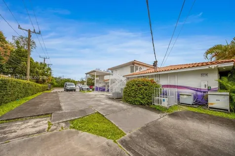 49 W 49th Street Miami Beach FL 33012