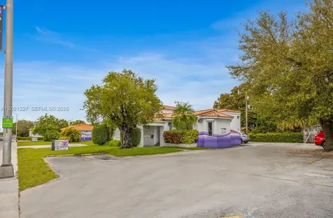 49 W 49th Street Miami Beach FL 33012