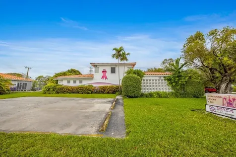 49 W 49th Street Miami Beach FL 33012