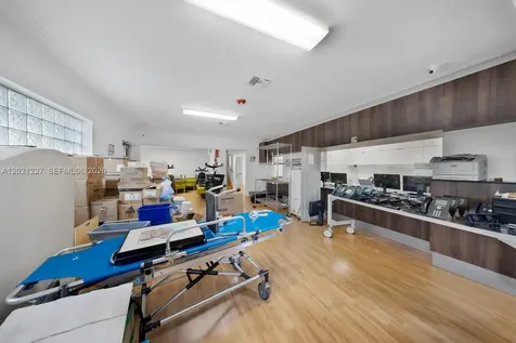 49W 49th Street Miami Beach FL 33012