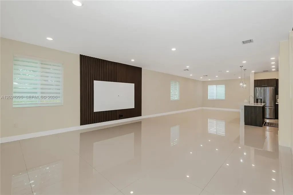 6681 NW 104th Avenue Doral FL 33178