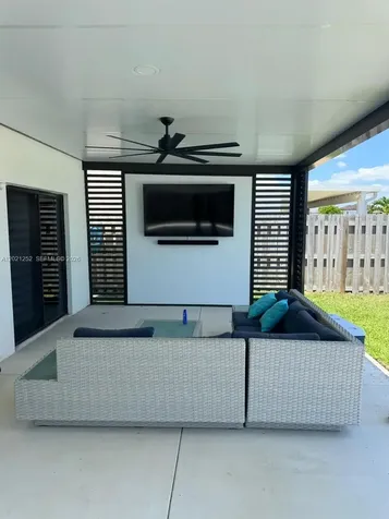 10333 SW 232nd Street Cutler Bay FL 33190