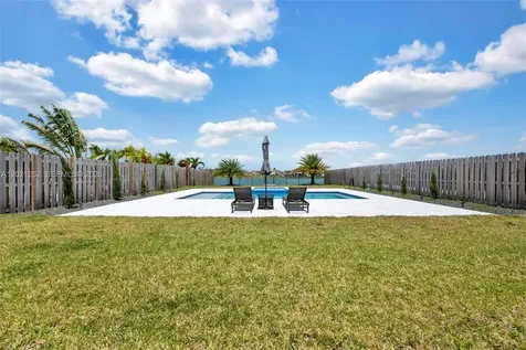 10333 SW 232nd Street Cutler Bay FL 33190