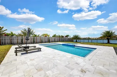 10333 SW 232nd Street Cutler Bay FL 33190