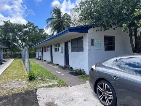 109 NW 14th Way Dania Beach FL 33004
