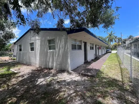 109 NW 14th Way Dania Beach FL 33004
