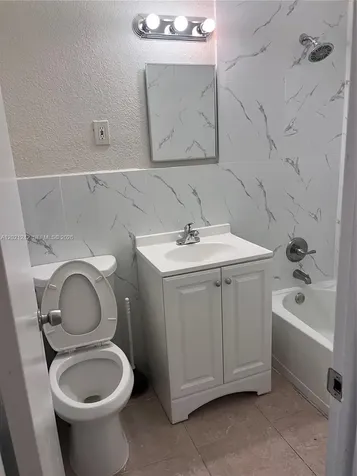 109 NW 14th Way Dania Beach FL 33004