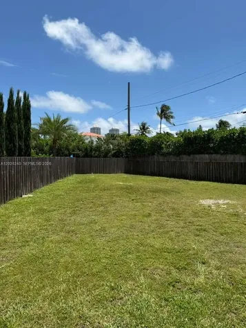 5127 Alton Road Miami Beach FL 33140