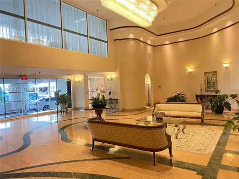 5757 Collins Avenue Miami Beach FL 33140