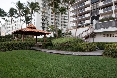 5757 Collins Avenue Miami Beach FL 33140