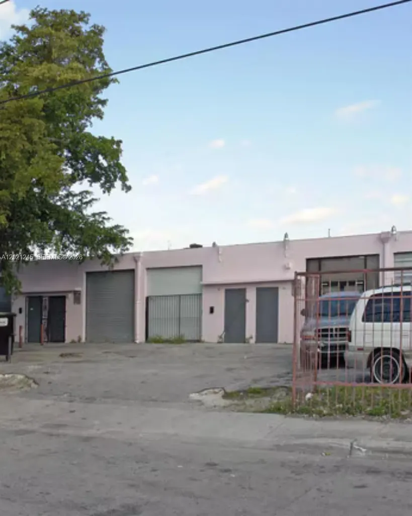 1825 NW 21st Street Miami FL 33142