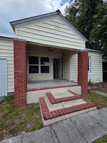 315 NW 53rd Street Miami FL 33127
