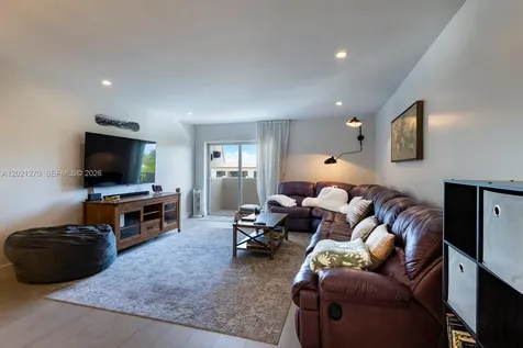 6815 Edgewater Drive Coral Gables FL 33133