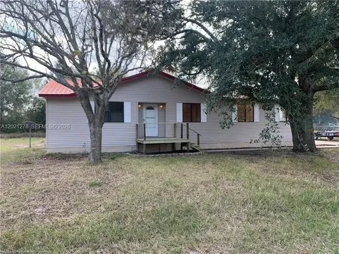 2225 N Unicorn Avon Park FL 33825