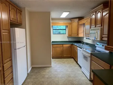 2225 N Unicorn Avon Park FL 33825