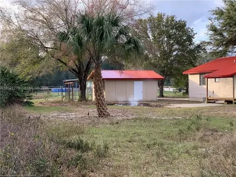 2225 N Unicorn Avon Park FL 33825