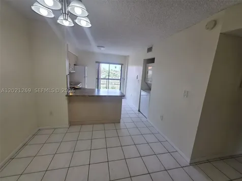 5560 W 21st Court Hialeah FL 33016