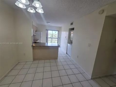 5560 W 21st Court Hialeah FL 33016