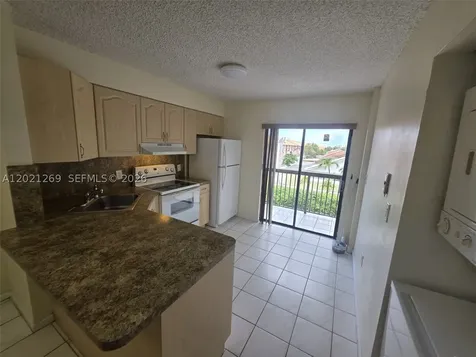 5560 W 21st Court Hialeah FL 33016