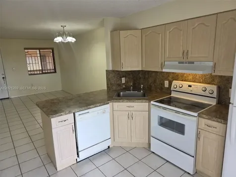 5560 W 21st Court Hialeah FL 33016