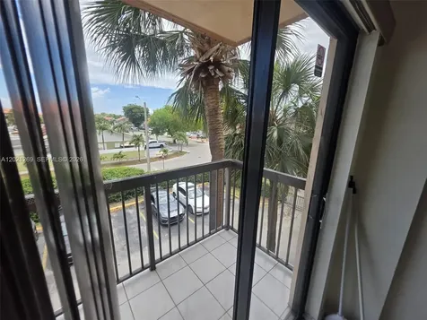5560 W 21st Court Hialeah FL 33016