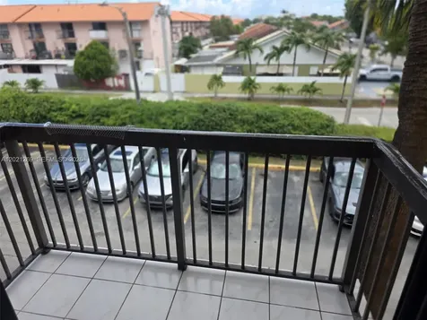 5560 W 21st Court Hialeah FL 33016