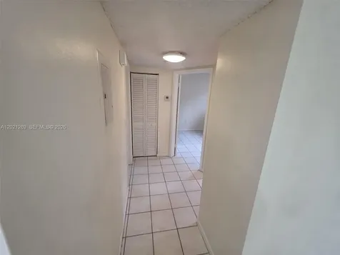 5560 W 21st Court Hialeah FL 33016