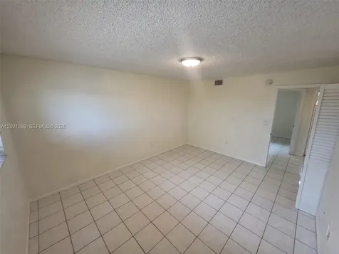 5560 W 21st Court Hialeah FL 33016