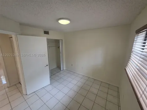 5560 W 21st Court Hialeah FL 33016